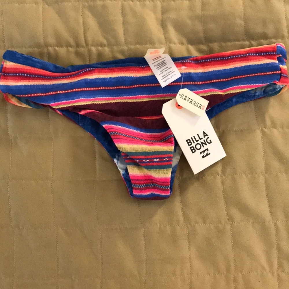 NWT Billabong small reversible bikini